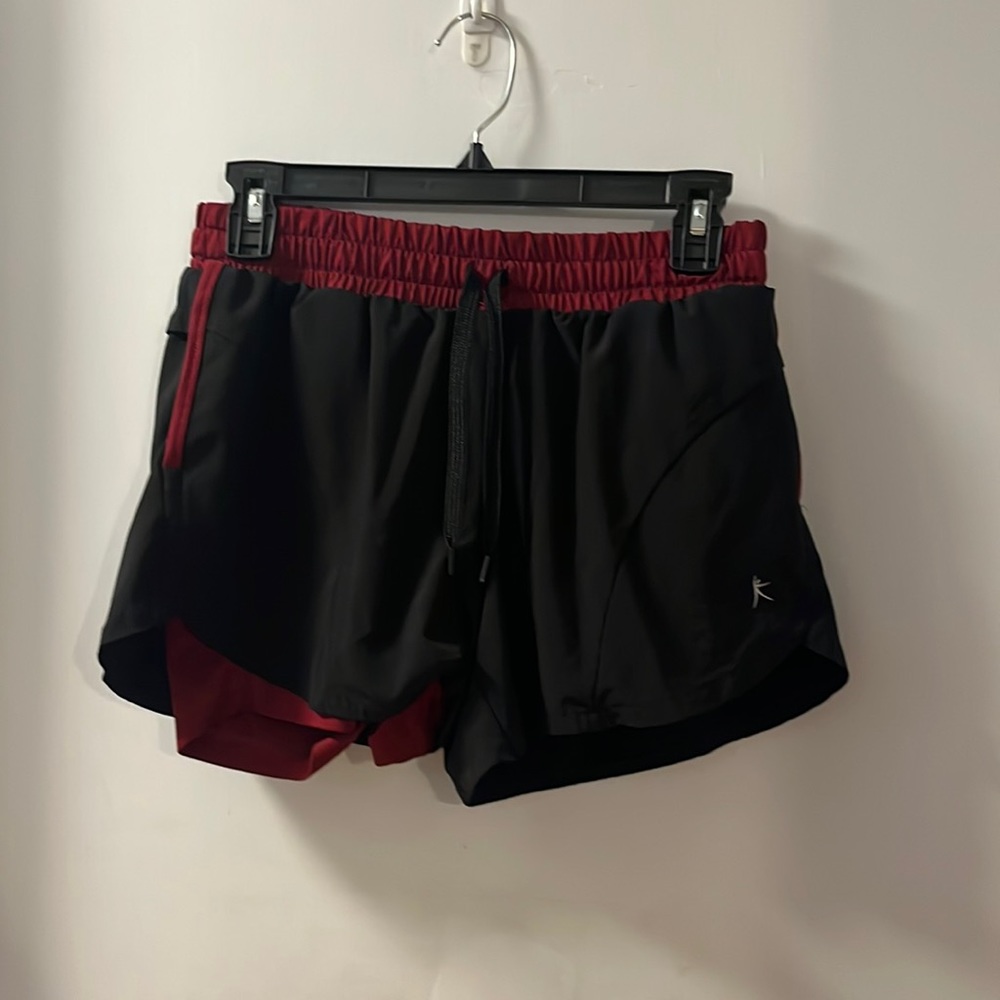 Activewear shorts, red and black, two layers, size XS, flowy shorts, pockets